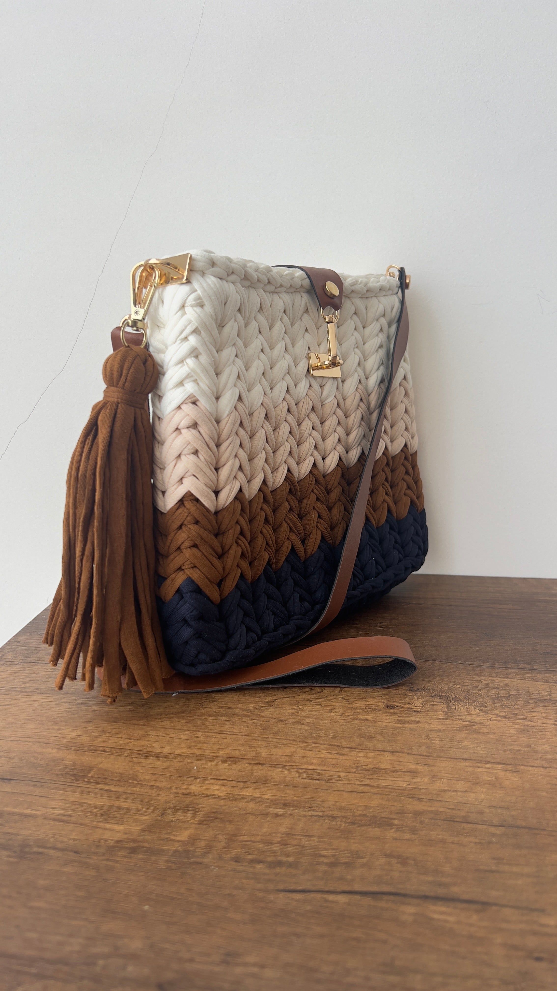 CHQEL Evening Clutch Bag for Women, Handmade Crochet Wedding Party Purse, Small Flap Formal Crossbody Handbag Evening Clutch